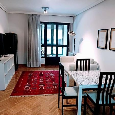 Apartamento Entre Estaciones Apartment Oviedo Luaran gambar