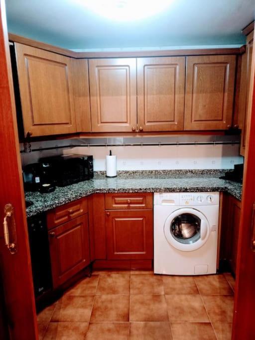 Apartamento Entre Estaciones Apartment Oviedo Luaran gambar